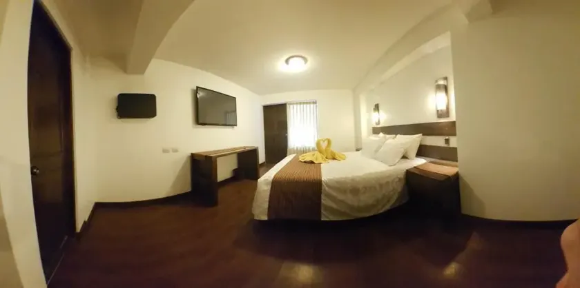 La Cabaña Hotel - Image 1