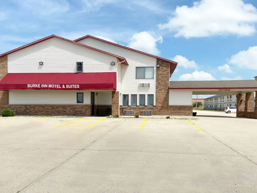 Burke Inn Motel & Suites - Image 1
