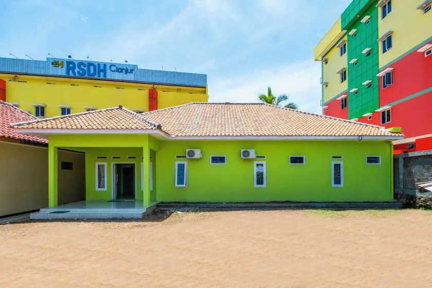 RedDoorz Syariah near RS Dr Hafiz Cianjur - Image 1