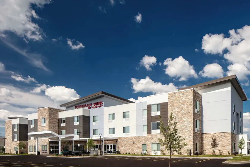 TownePlace Suites By Marriott Milwaukee West Bend - Image 1