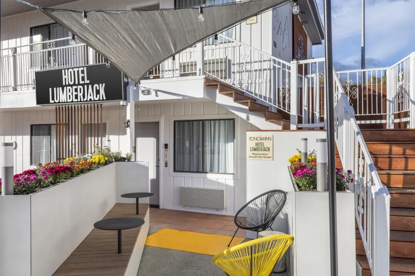 Hotel Lumberjack - Image 1