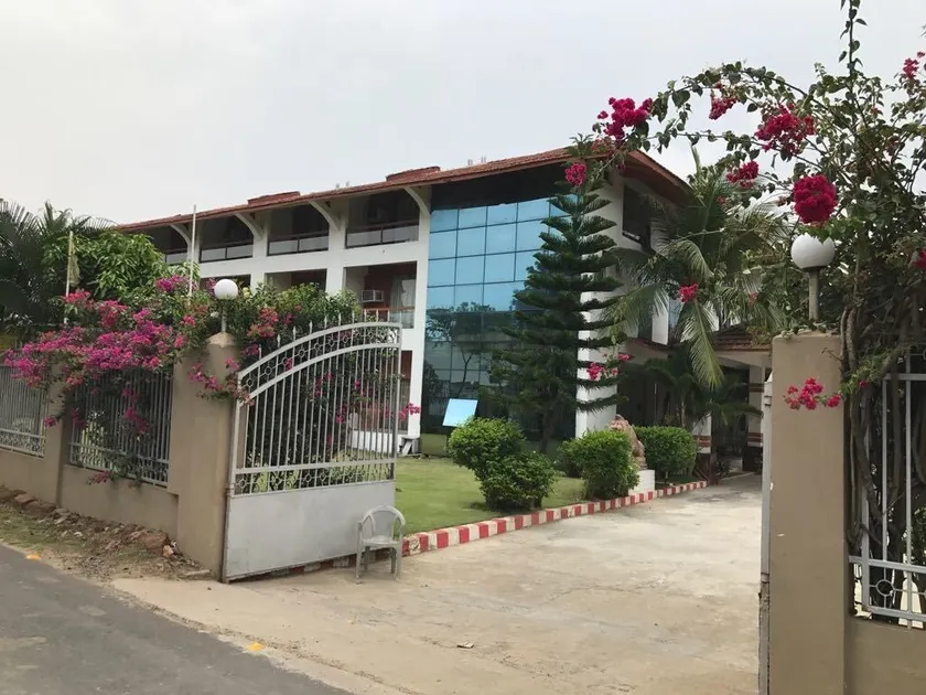 Kings Crown Resort - Mandarmani - Image 1