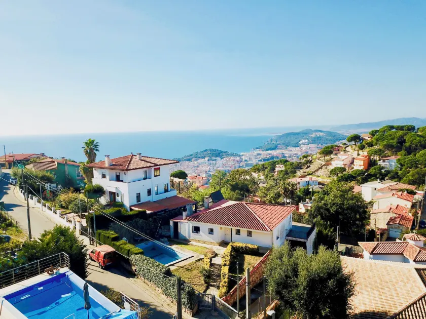 Luxury villa Investingspain with sea views, pool and jacuzzi - Image 1