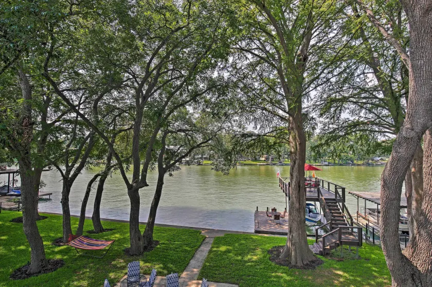 Guadalupe River Retreat with Private Yard - Image 1