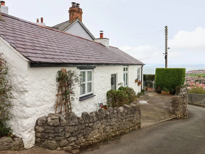 Craiglwyd Bach - Image 1