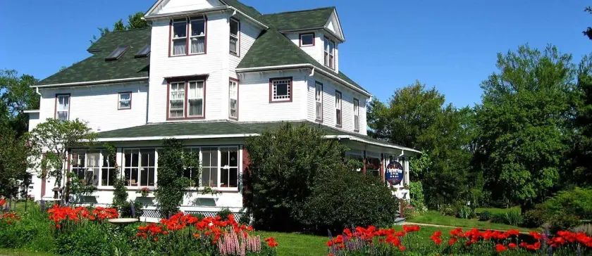 Harbourview Inn - Image 1