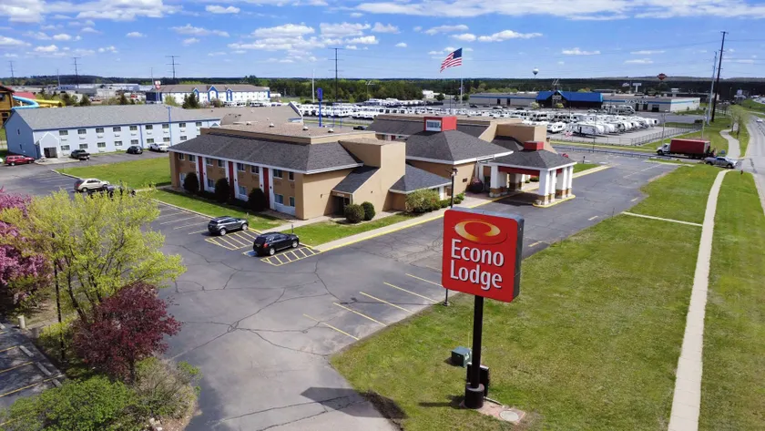  Econo Lodge Wausau - Rothschild - Image 1