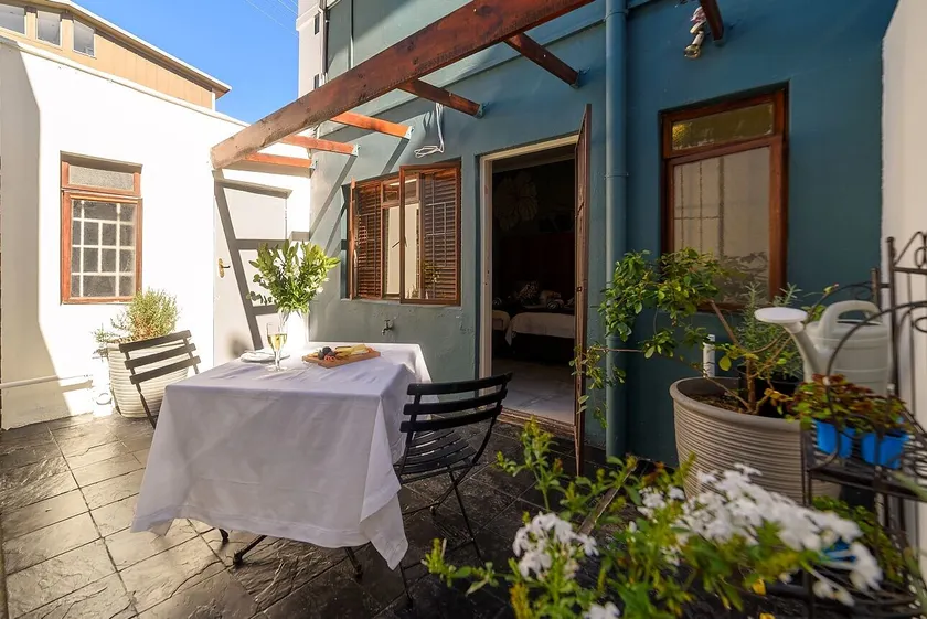 Leeuwenzee Guesthouse - Image 1
