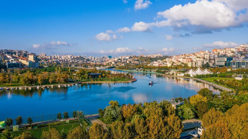 Ramada by Wyndham Istanbul Golden Horn - Image 1