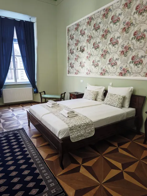 Barbo Palace Apartments and Rooms - Image 1