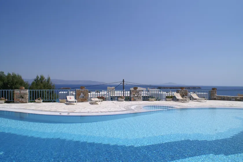 Captain's Rocks Hotel - Image 1