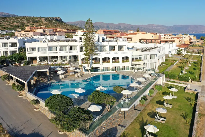 Maritimo Beach Hotel - Image 1