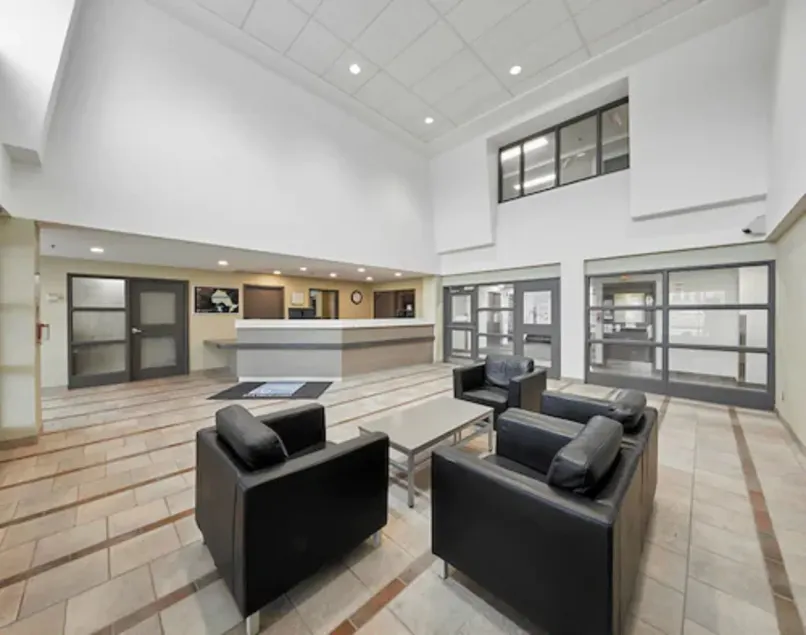 Residence & Conference Centre - King City - Image 1