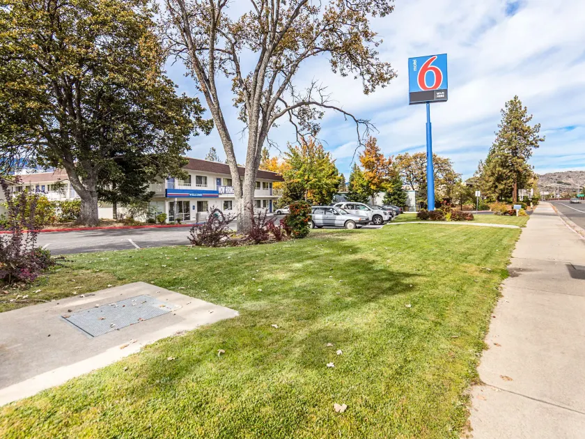 Motel 6-Yreka, CA - Image 1