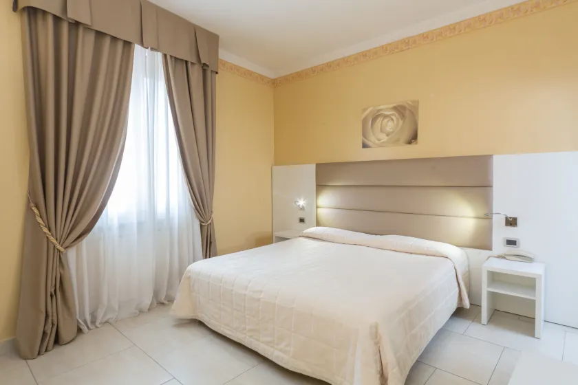 Hotel University - Image 1