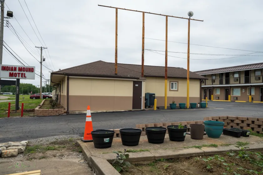 Indian Mound Motel - Image 1