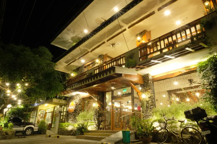 Antonio's Bed and Breakfast Hotel - Image 1