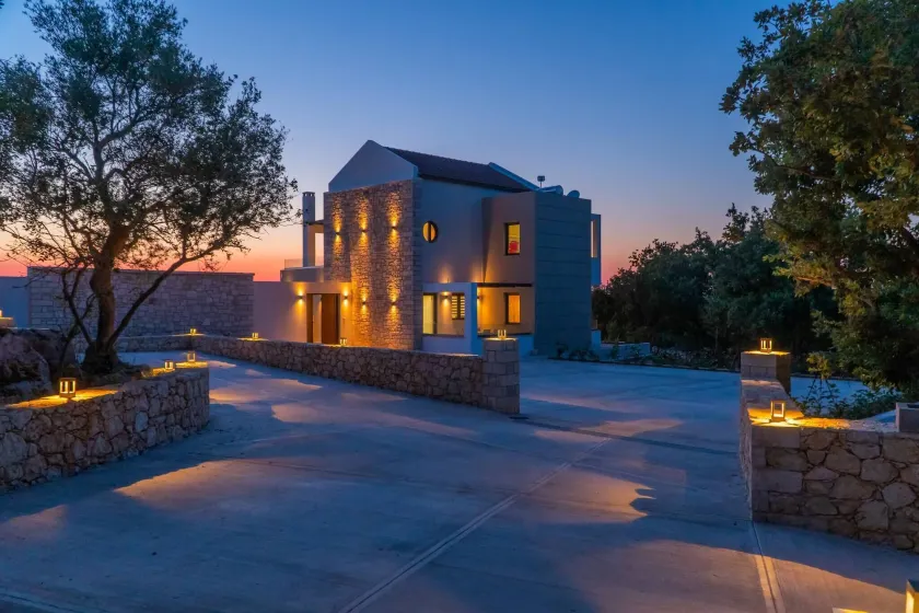 Carpe Diem Villa - Luxurious, 1,5km From The Beach - Image 1