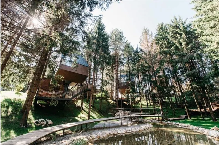 Tree House Close to the National Park Plitvice Lakes - Image 1