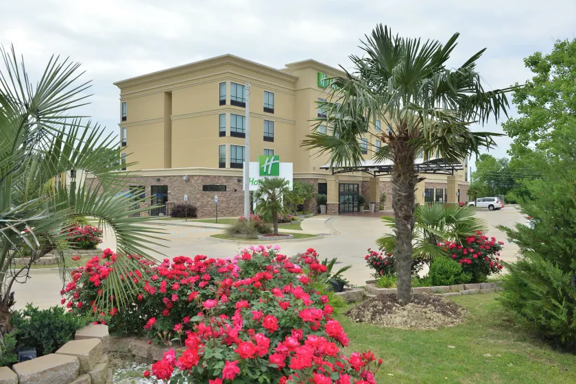 Holiday Inn Montgomery Airport South by IHG - Image 1