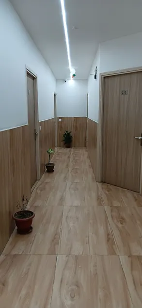 The Royal Metropolitan Near IGI Airport Delhi - Saguão