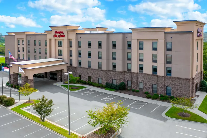 Hampton Inn & Suites Winston-Salem/University Area, NC - Image 1