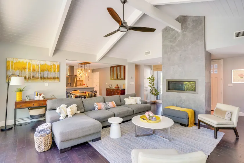 Mid Century Modern Gem w/ Pool in North Tustin - Image 1