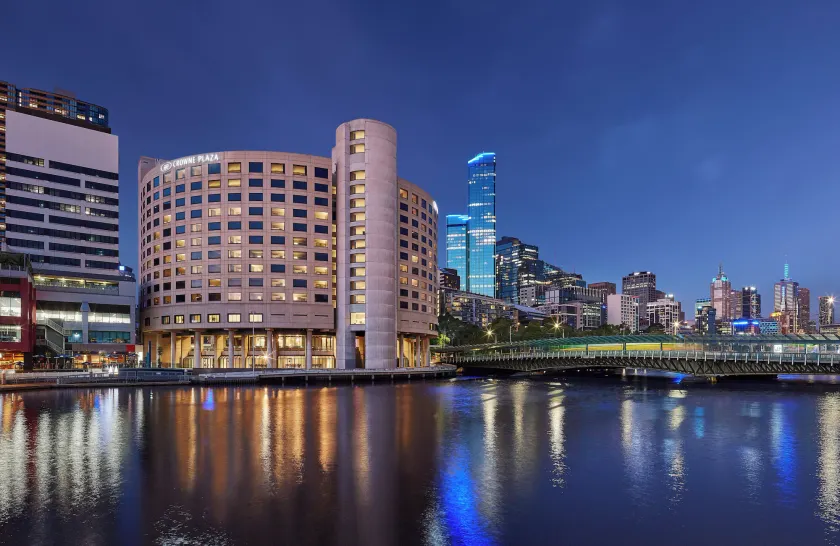Crowne Plaza Melbourne by IHG - Image 1