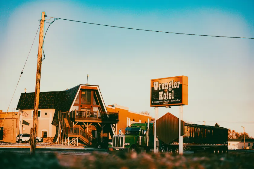 Wrangler Inn Mobridge - Image 1