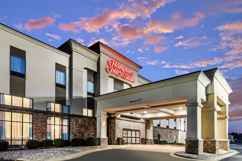 Hampton Inn & Suites by Hilton Lonoke - Image 1