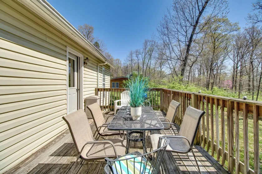 Walk to Shenandoah River: Homey Luray Cabin - Intérieur