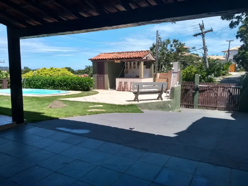 Casa com 4 Suítes e Piscina em Búzios - Image 1