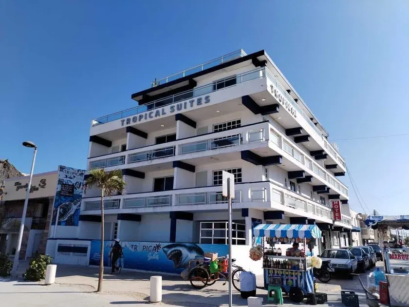Hotel Tropical - Image 1