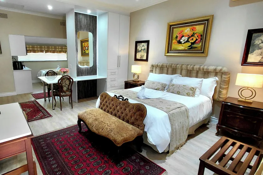 Royal Ridge Guesthouse - Image 1