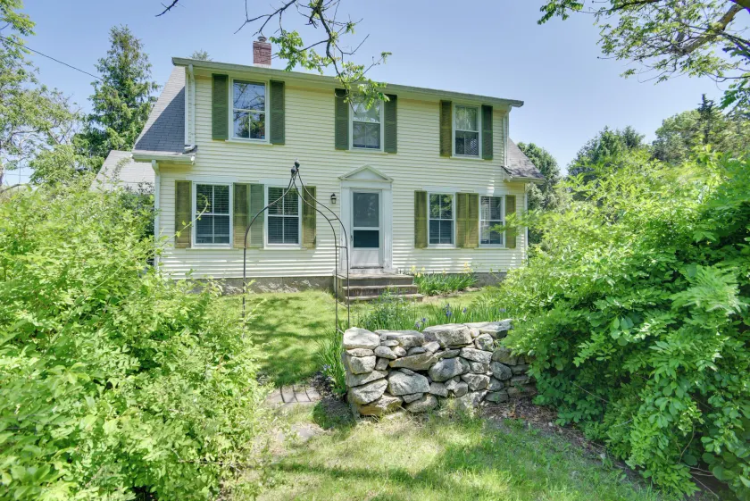 Mattapoisett Home on 7 Acres w/ Private Beach! - Interior