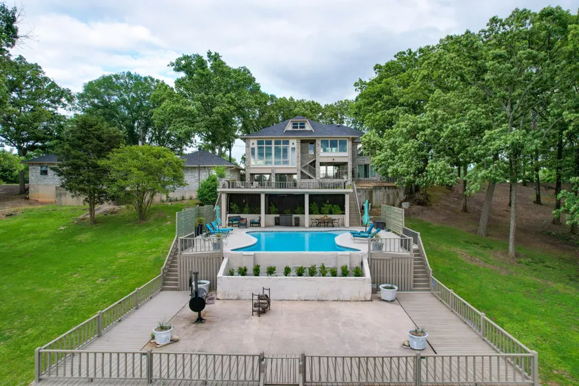 Lakefront Pittsburg Villa w/ Private Pool! - Image 1