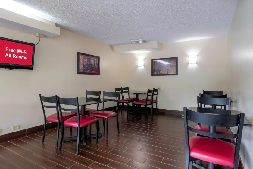 Red Roof Inn Charlottesville - Image 1