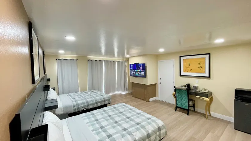 Ocean Inn - Image 1