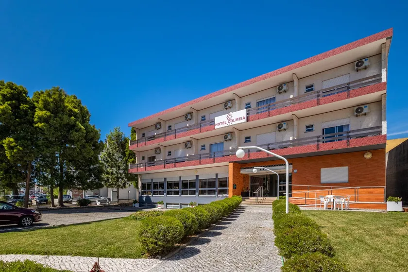 Hotel Colmeia - Image 1
