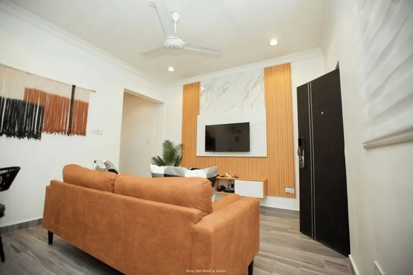 River Hills Hotel & Suites - Image 1