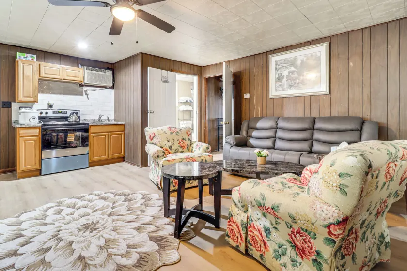 Metro Detroit Home Base w/ Yard, Pets Welcome! - Image 1