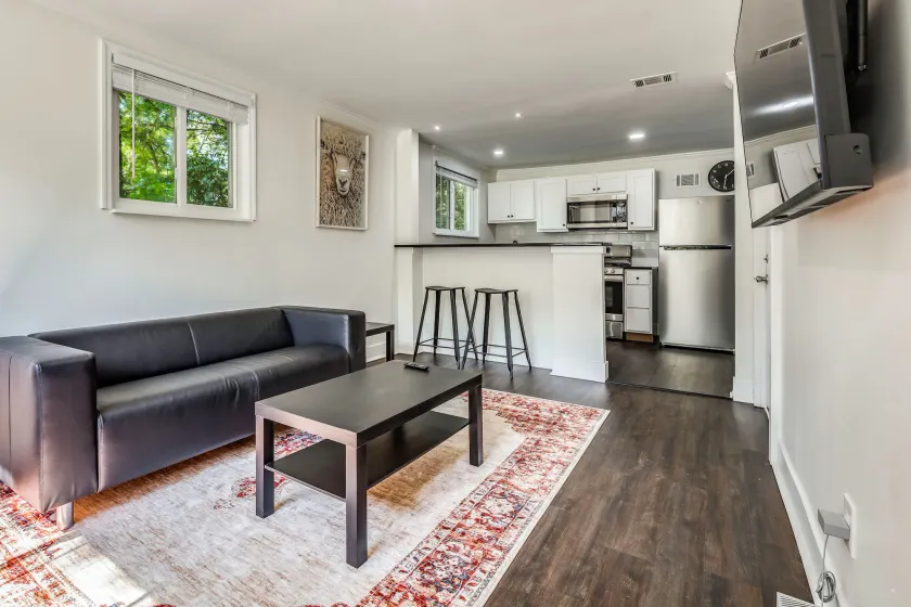 Cincinnati-area Condo: Near Shops & Dining - Image 1