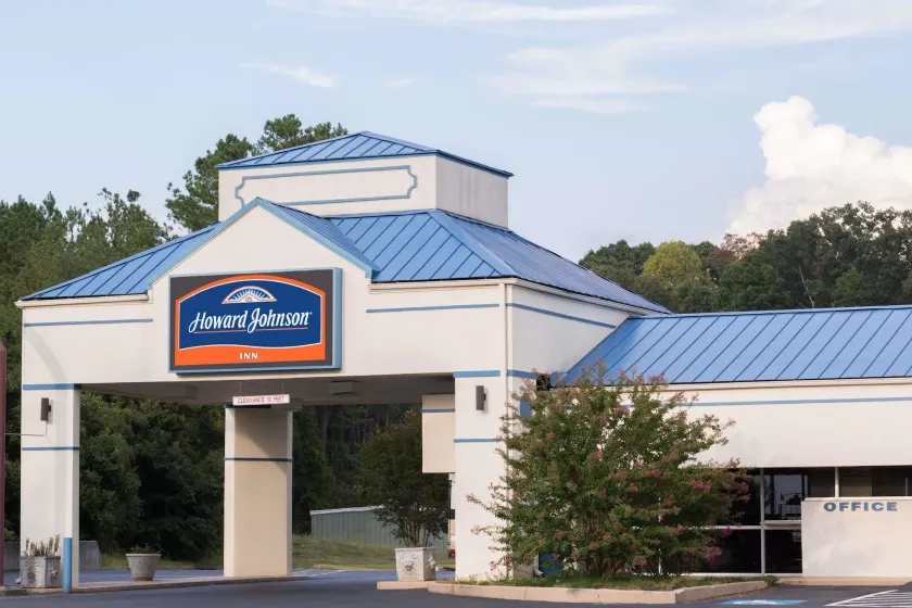 Howard Johnson by Wyndham Commerce GA - Image 1