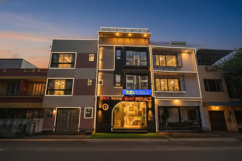 FabHotel Peralz - Nr Boriwali Station - Image 1