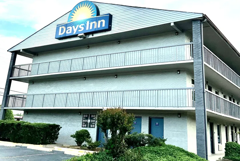 Days Inn by Wyndham Charlotte Northlake - Image 1
