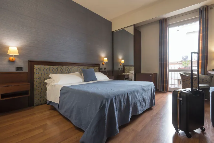 Hotel Montreal - Image 1