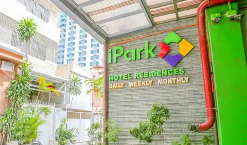 iPark Hotel by Hiverooms - Image 1