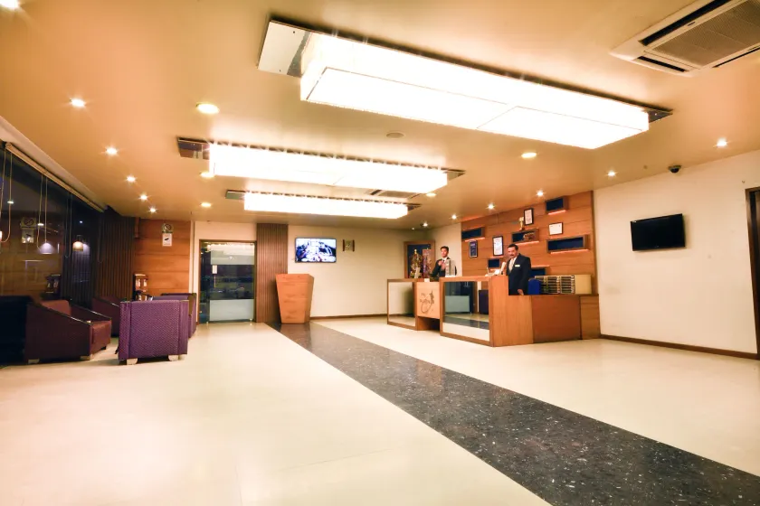 Hotel Platinum Inn - Image 1