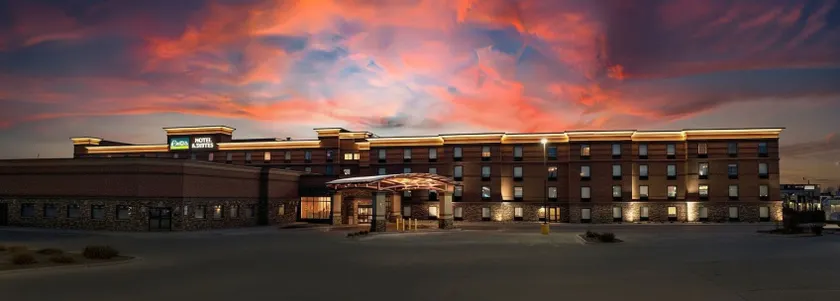 Astoria Hotel & Event Center - Image 1