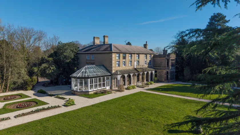 Newton Park County House Hotel - Image 1